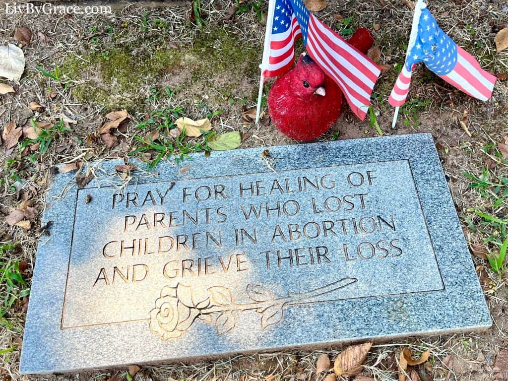 Plaque to pray for parents of the aborted